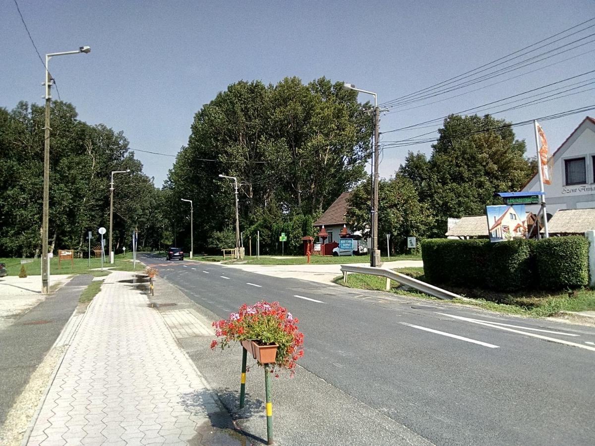 F 106 Vendeghaz Hotel Fertohomok Exterior photo
